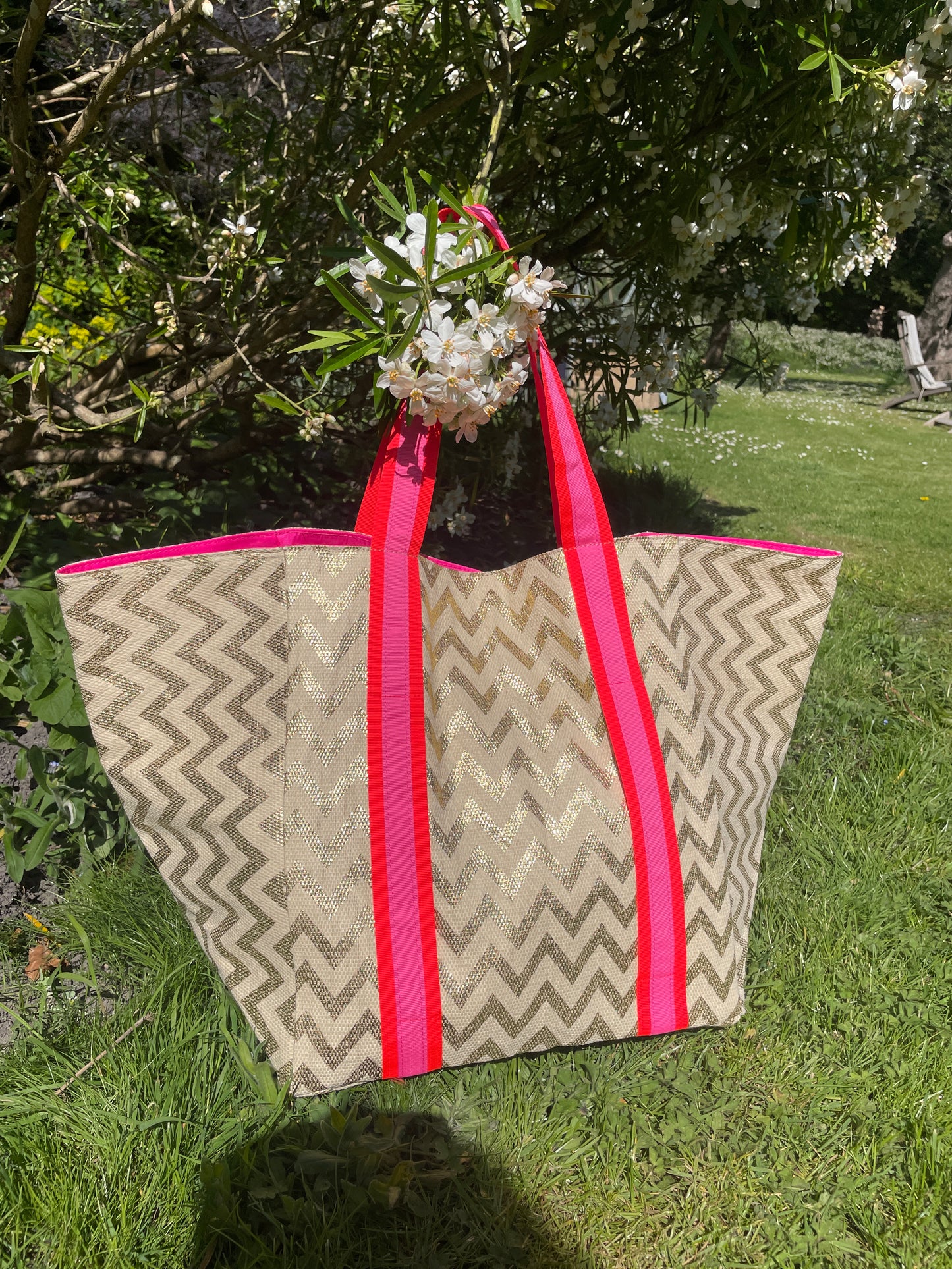 ZIG ZAG WITH PINK BEACH BAG