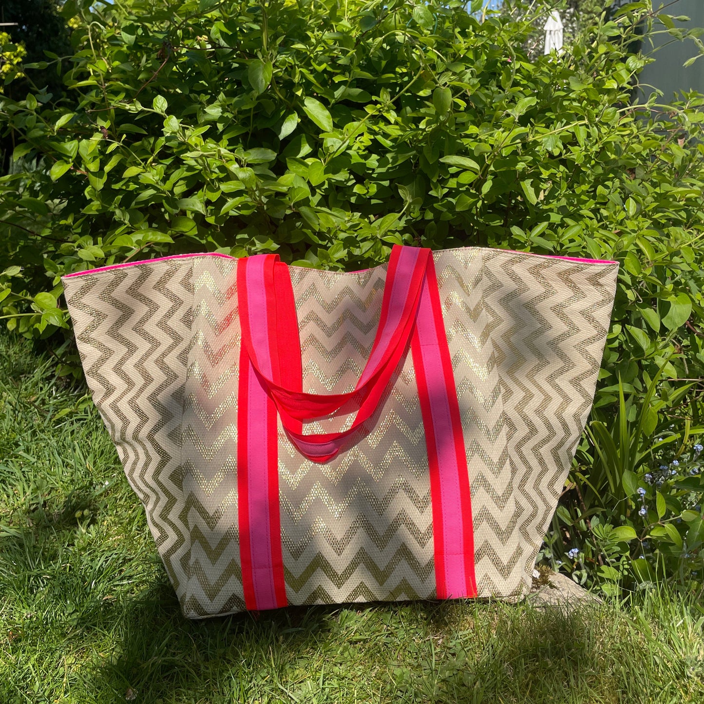 ZIG ZAG WITH PINK BEACH BAG