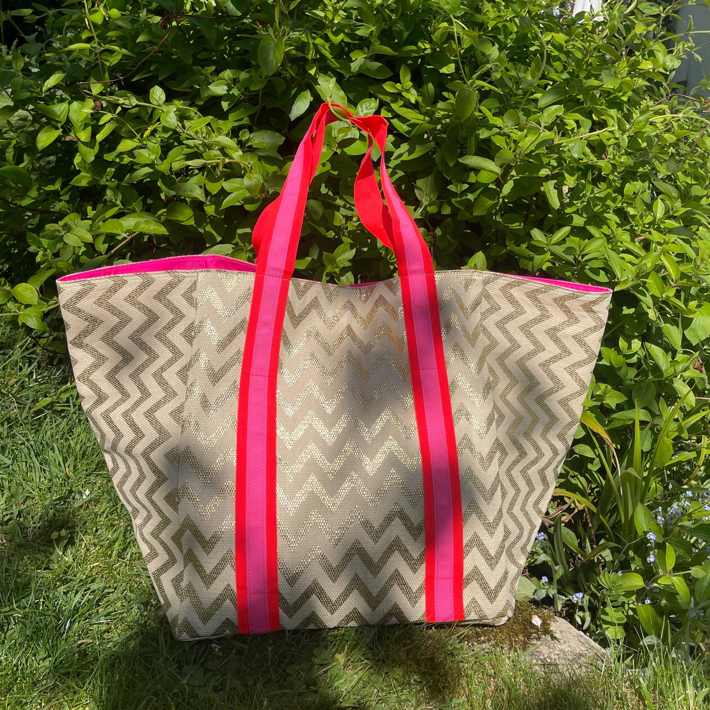 ZIG ZAG WITH PINK BEACH BAG