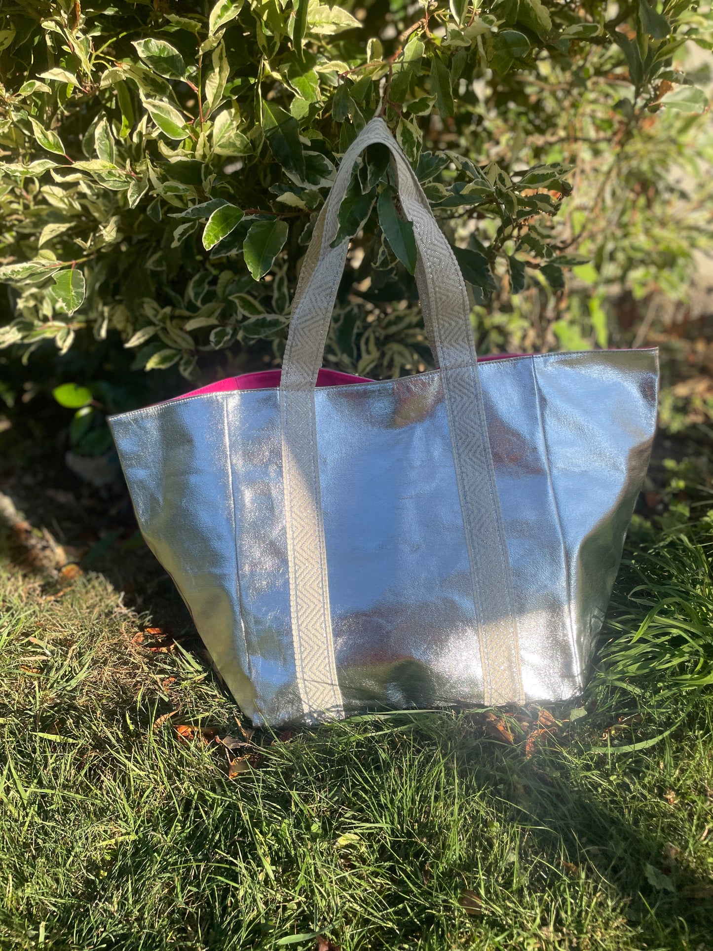 SHEENY SILVER TOTE BAG