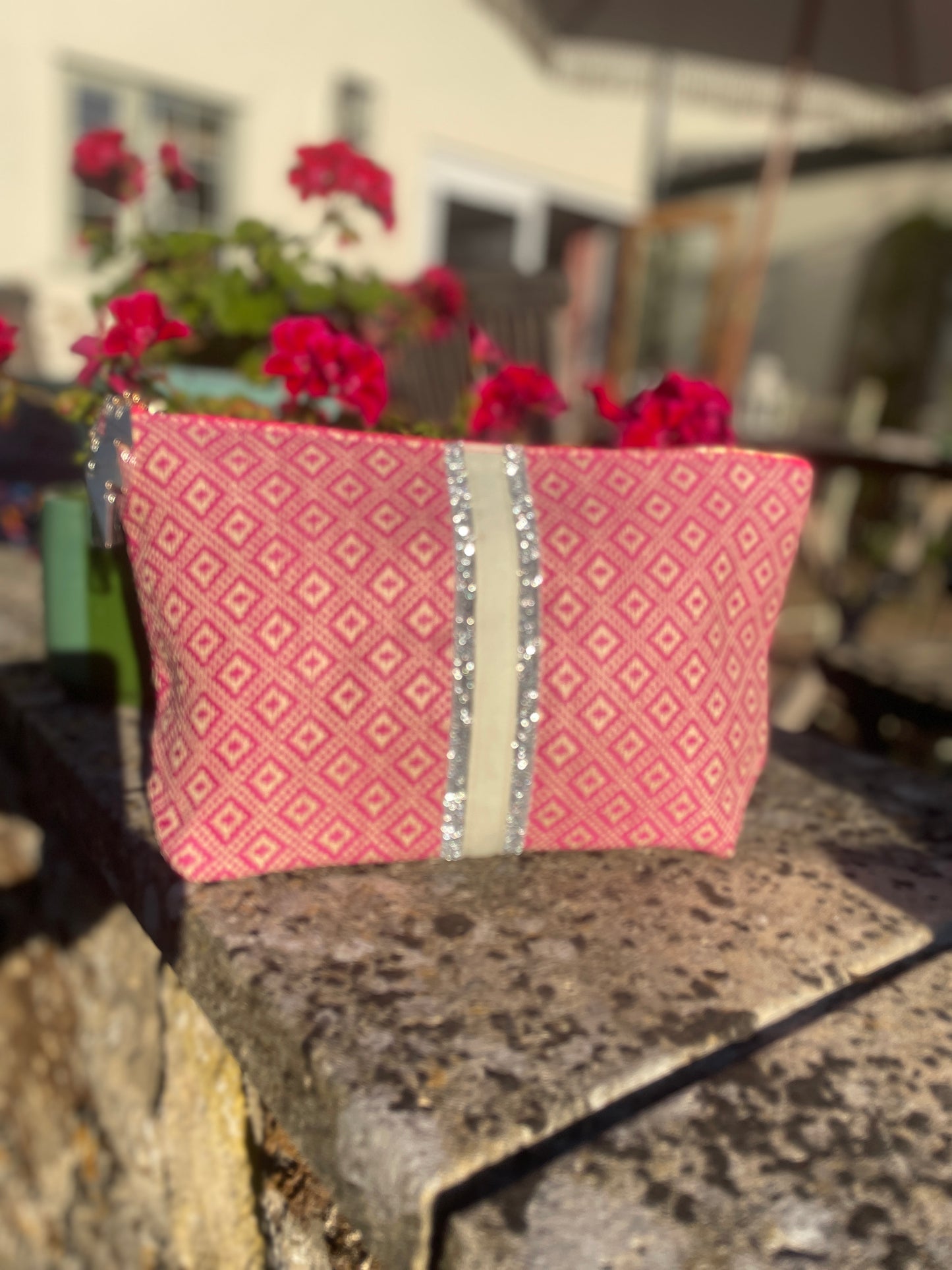 LARGE PINK DIAMOND WEAVE BAG POUCH