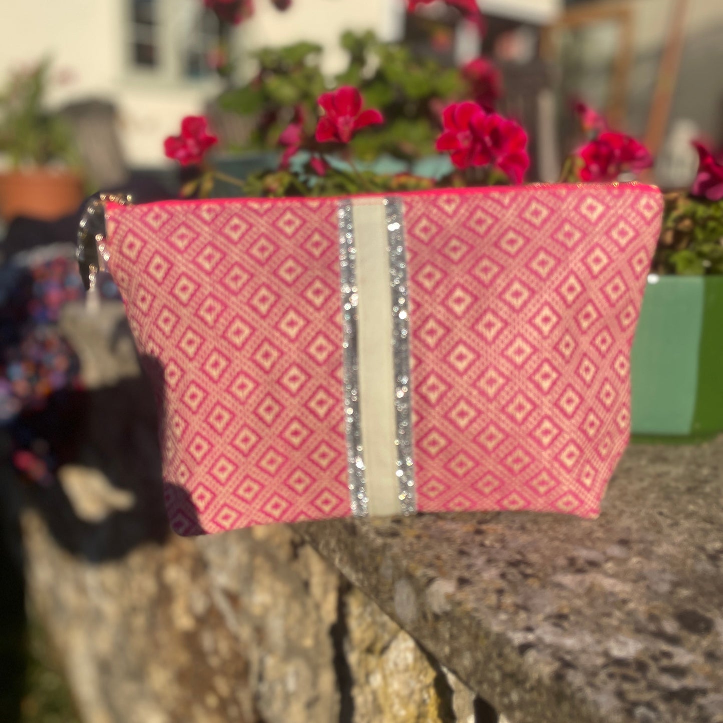 LARGE PINK DIAMOND WEAVE BAG POUCH