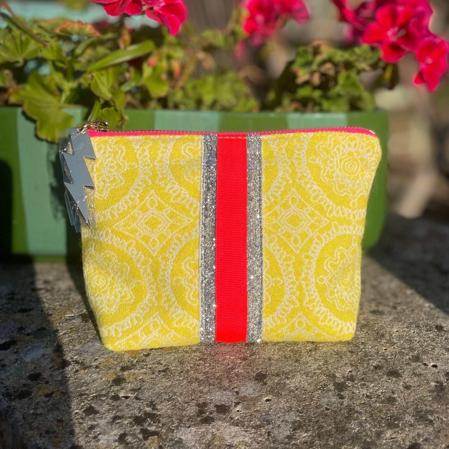 SMALL COSY YELLOW BAG WITH STRIPE