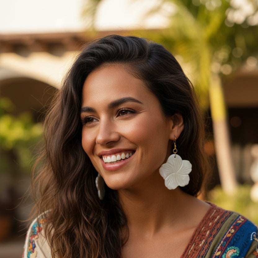 LARGE FLOWER NATURAL SHELL EARRINGS Cockatoo