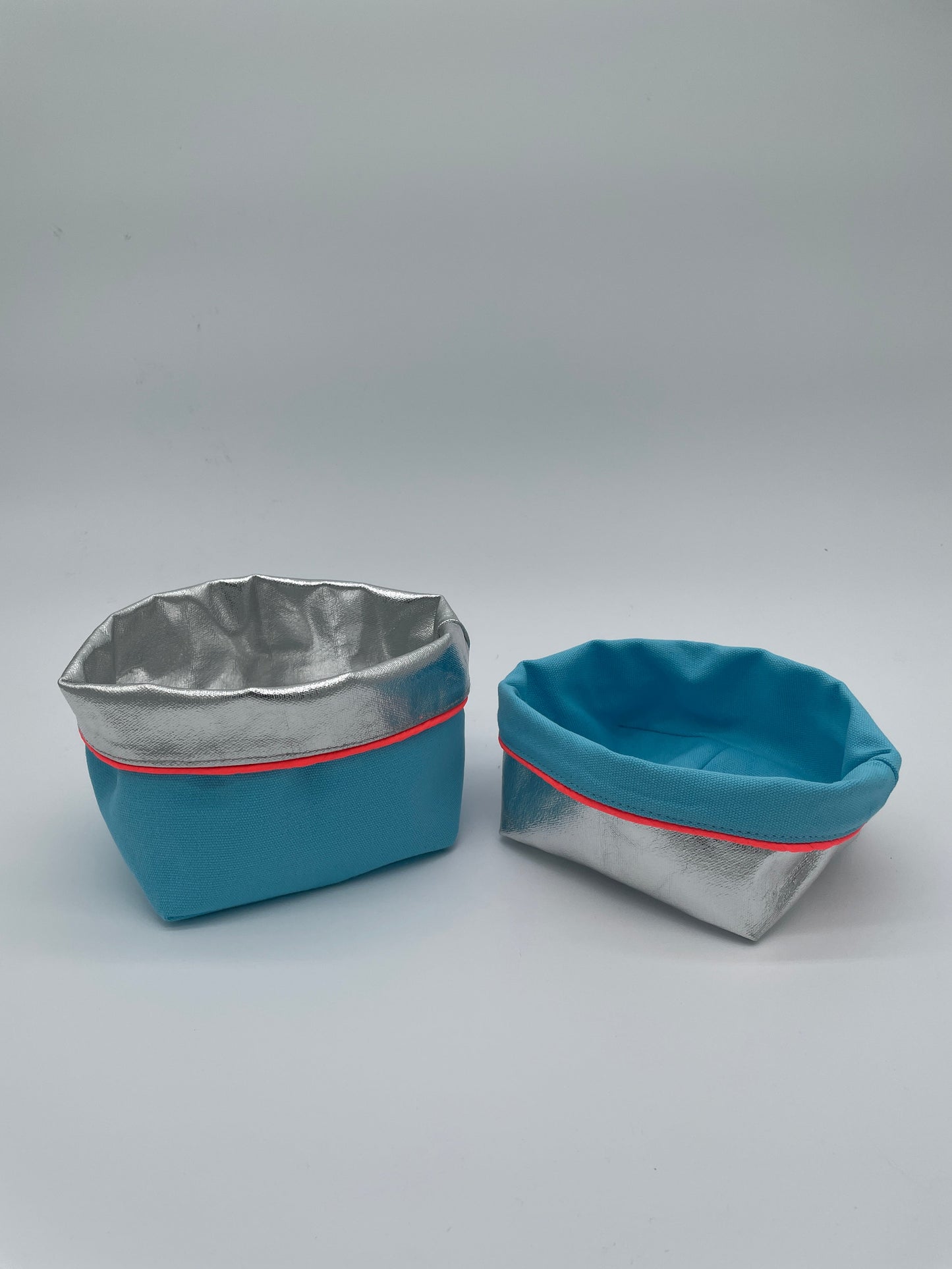 REVERSIBLE OLIVE FABRIC STORAGE POT | TURQUOISE/SILVER Cockatoo