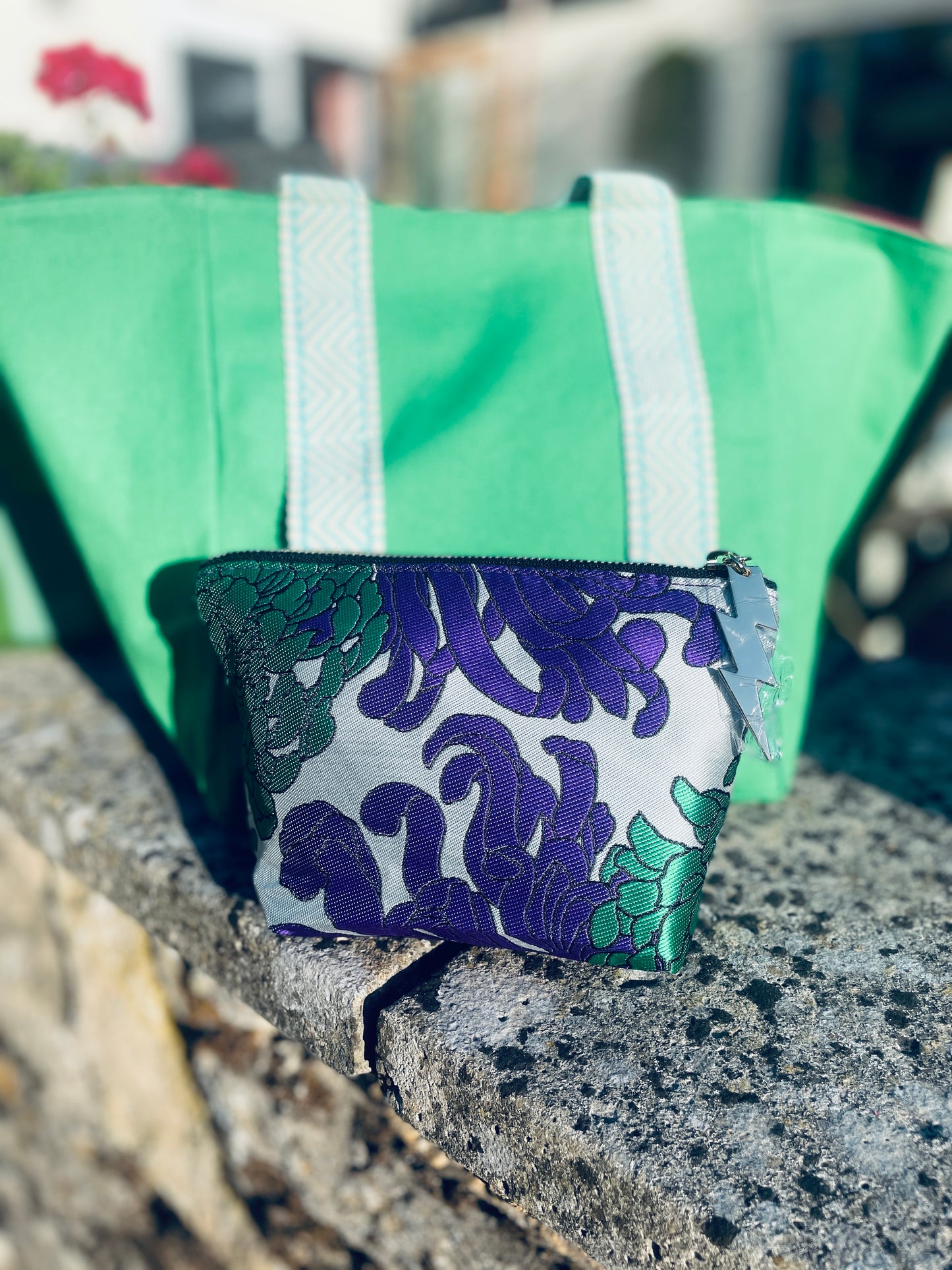 SMALL GIANT FLORAL PATTERN BAG