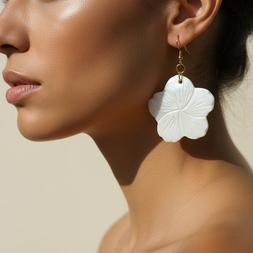 LARGE FLOWER NATURAL SHELL EARRINGS