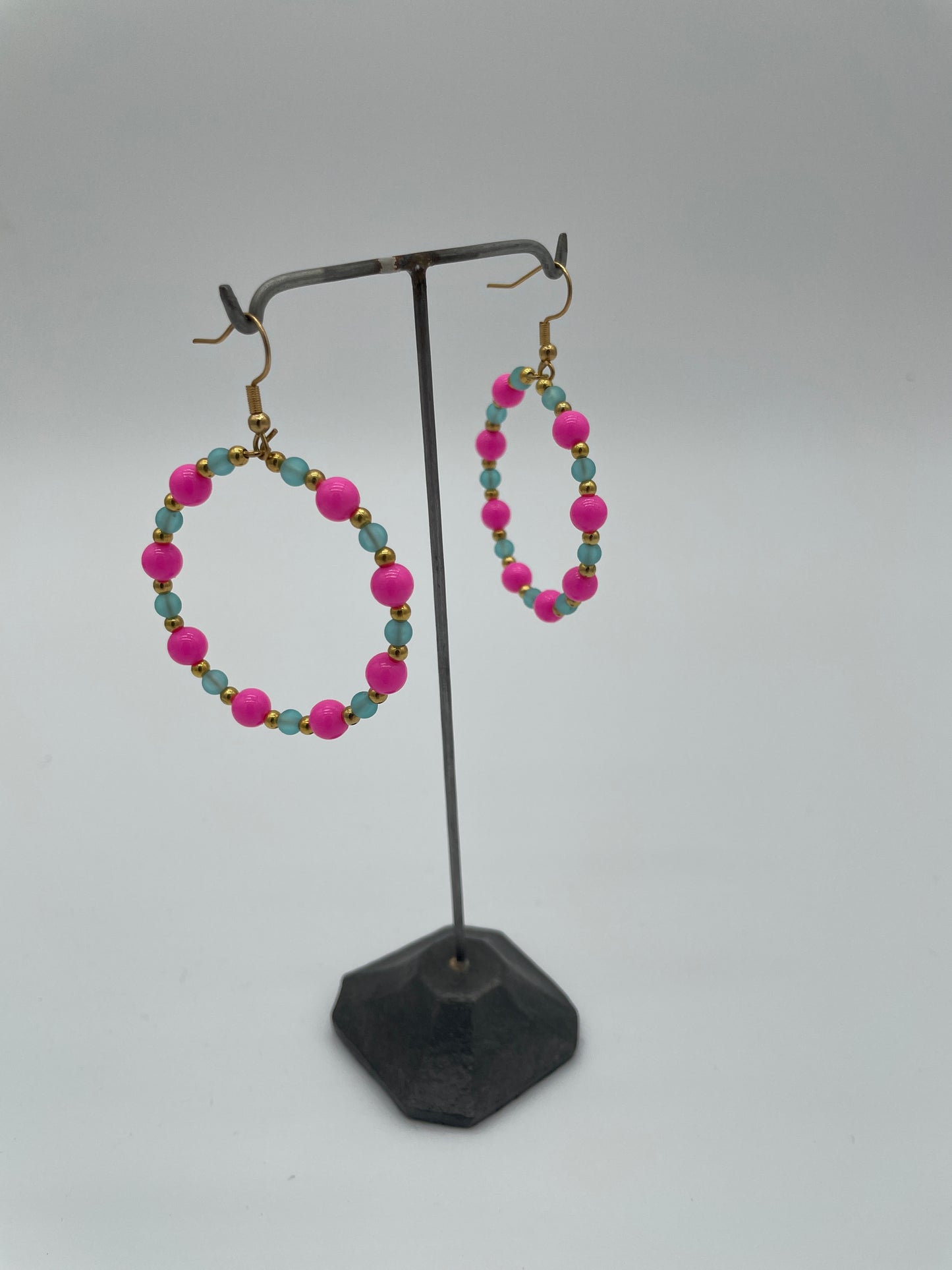 BEADED CIRQUE HOOPS - PINK/TURQUOISE